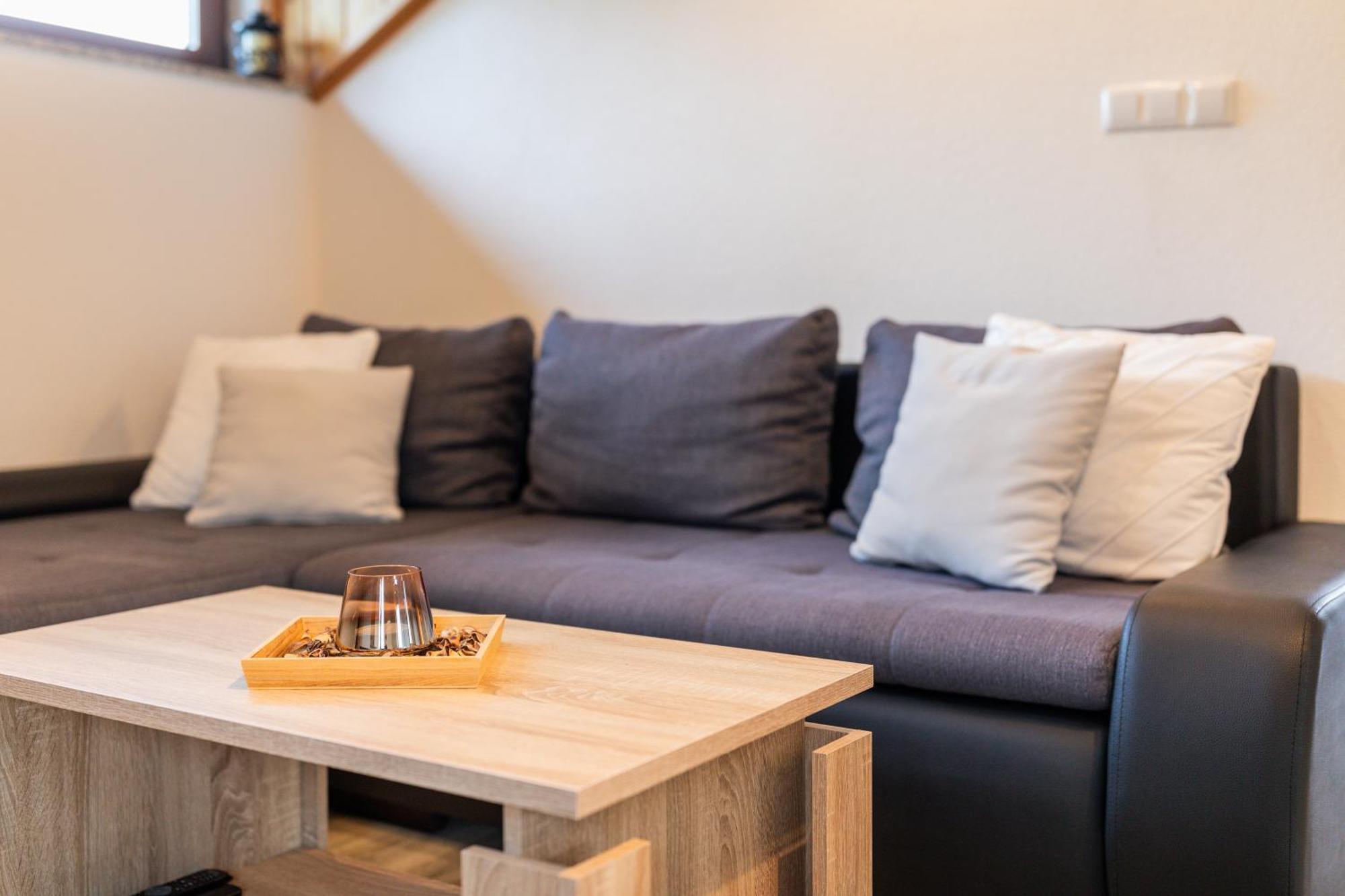 Apartment Sara Rakovica Εξωτερικό φωτογραφία